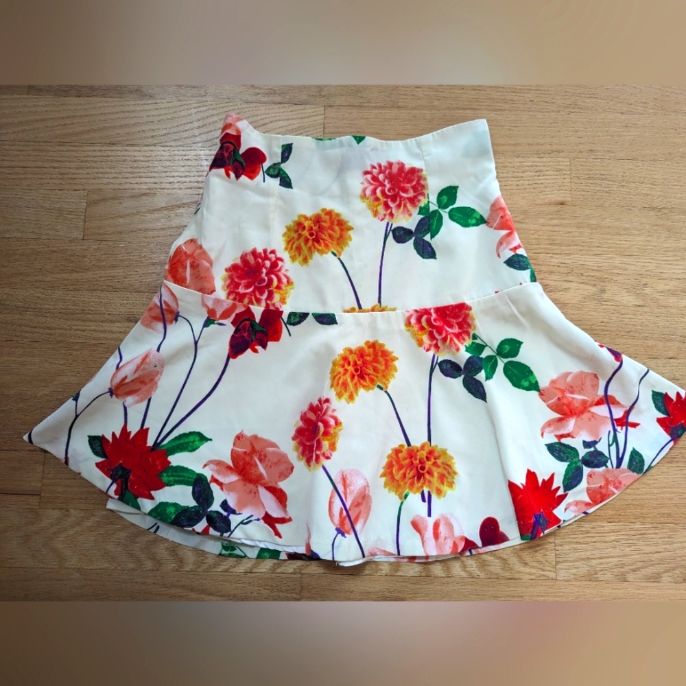 BB Dakota Goodwin Floral Print Trumpet Mini Skirt High-Waisted Flare, size 2